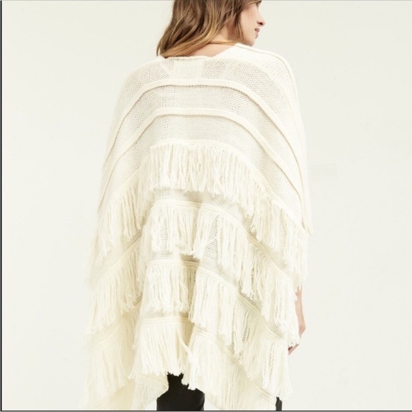 NWT BNCI Acrylic Cardigan Fringe White One Size - Picture 2 of 12